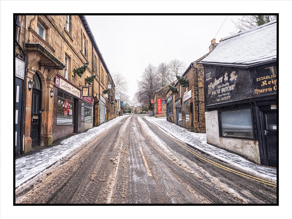 Dronfield High Street High Street, Dronfield, few people a… Flickr