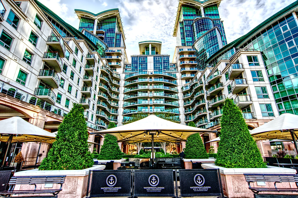Waterfront Luxury Apartments, Vauxhall, London Geoff Henson Flickr