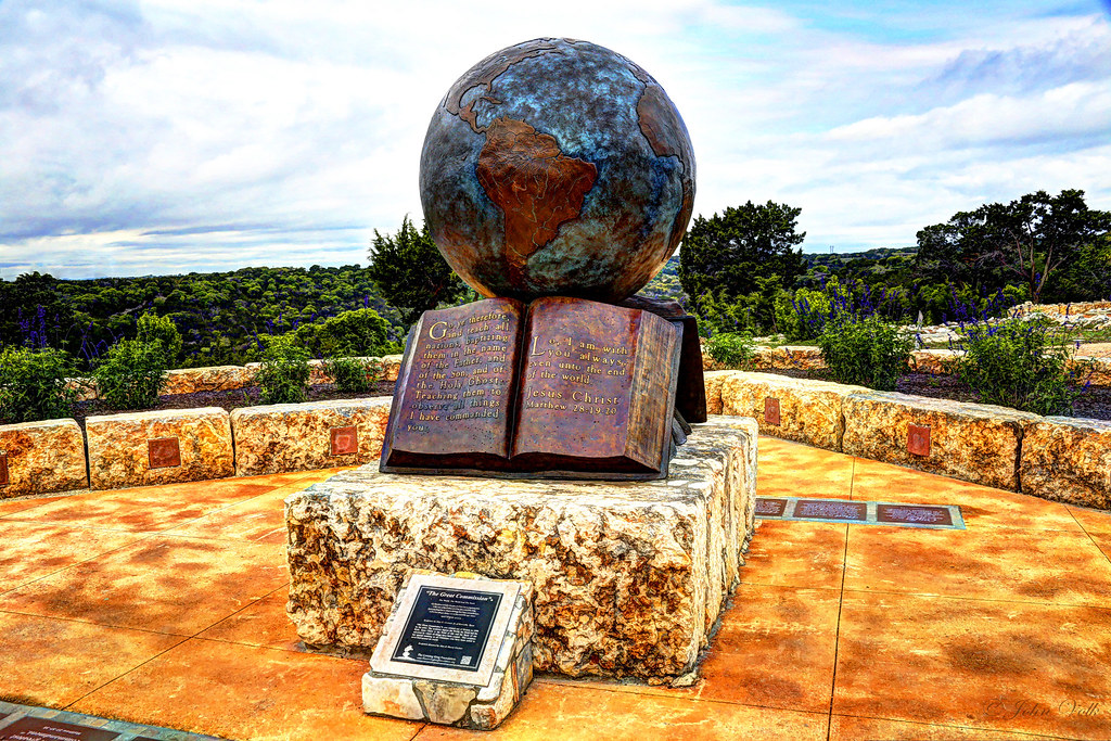 The Coming King Sculpture Prayer Garden in Kerrville, Texa… Flickr