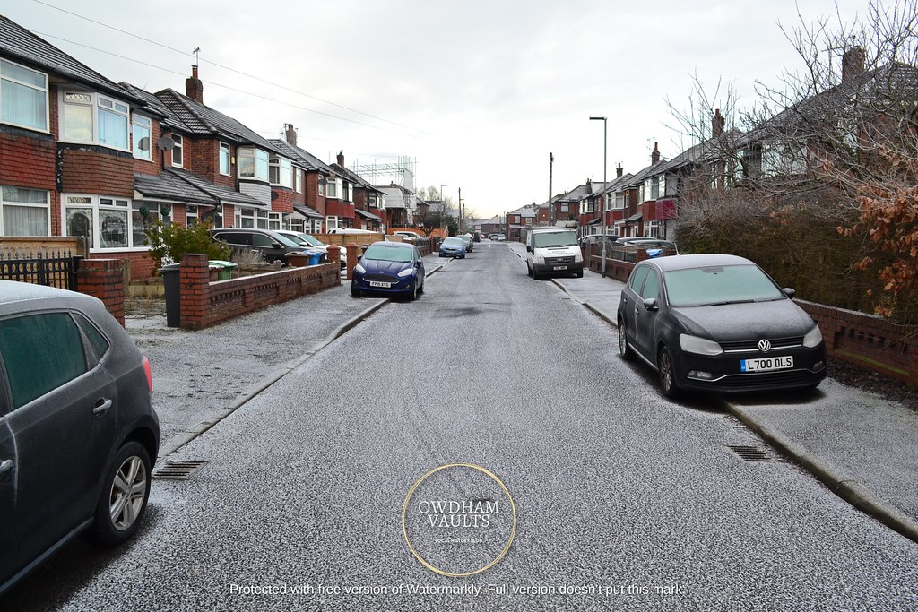 OV900200G How is Ashton Crescent in Chadderton named? Flickr