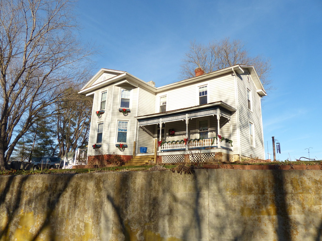 old house near New Hope, Virginia Kipp Teague Flickr