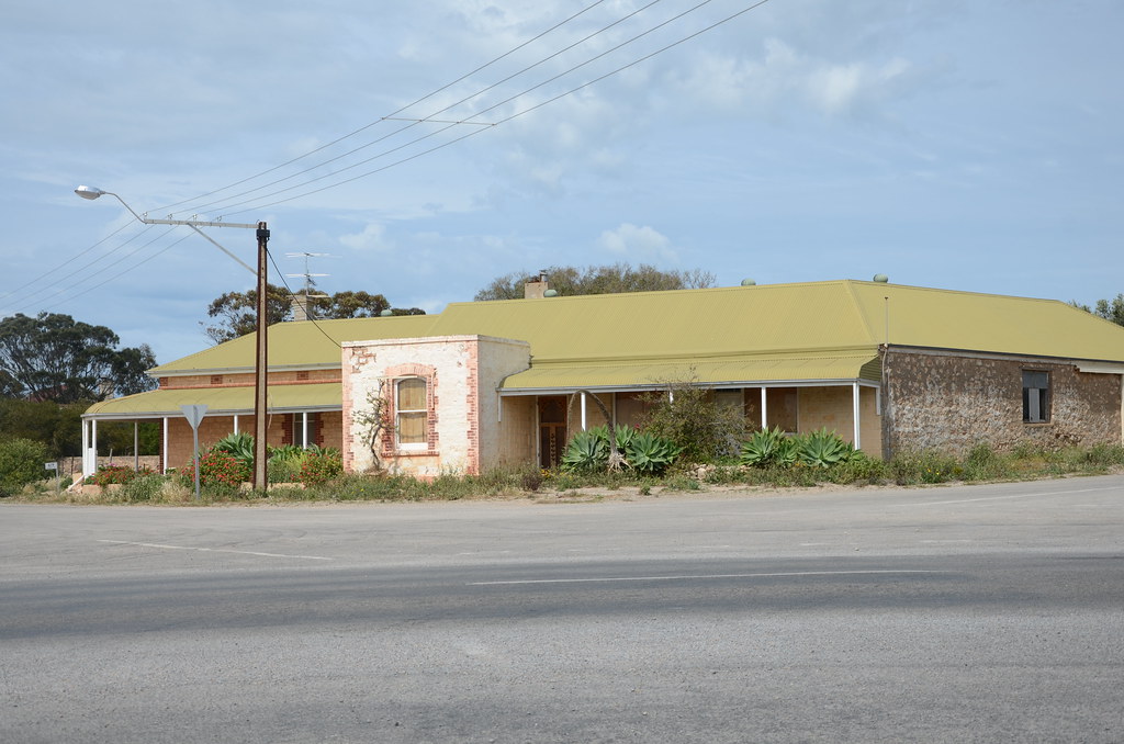 DSC_2101 shop and residence, corner Honner and Anderson Ro… Flickr