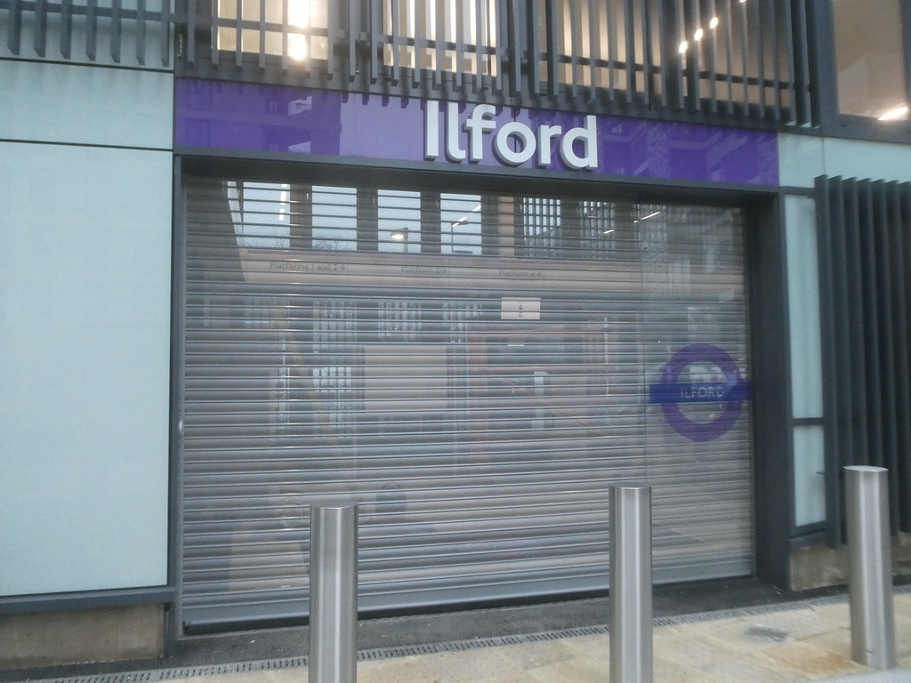 IlfordHillNewEntranceP1670904 The new Ilford station en… Flickr