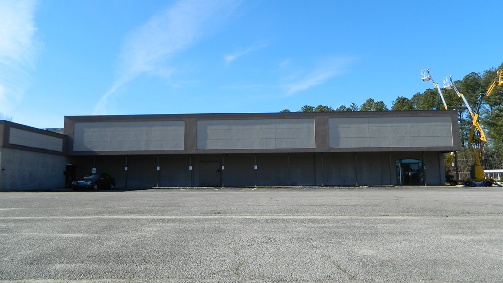 RentEQuip RentEQuip 2600 Boulevard, A.D.E.C. Centre, C… Flickr