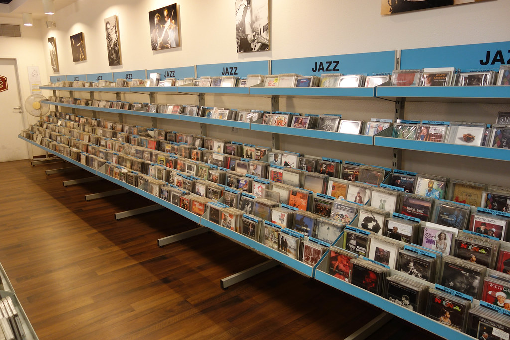 Record store in Prague Henrik Prüzelius Flickr