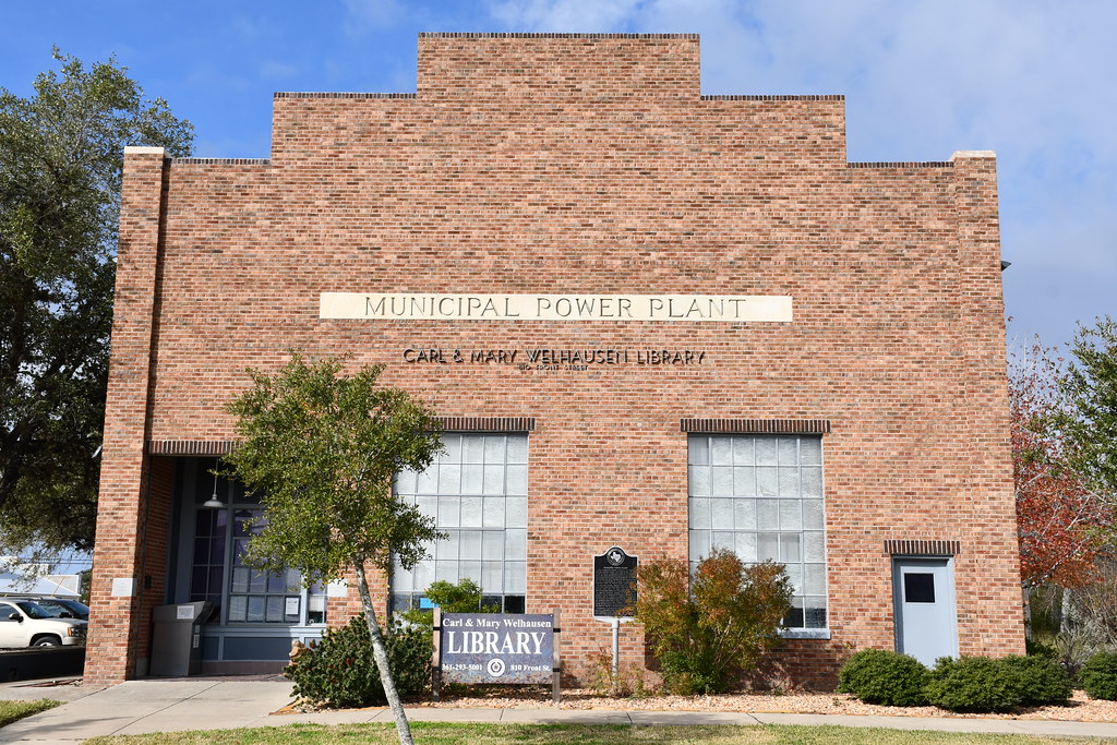 Yoakum Municipal Power Plant Building (Yoakum, Texas) Flickr
