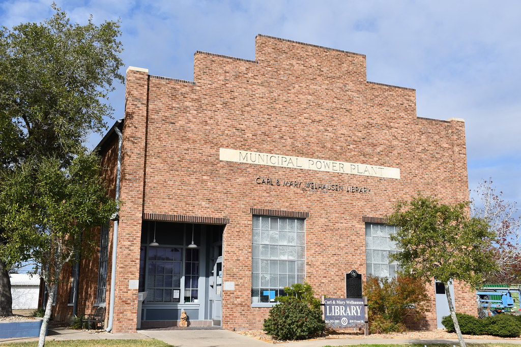 Yoakum Municipal Power Plant Building (Yoakum, Texas) a photo on