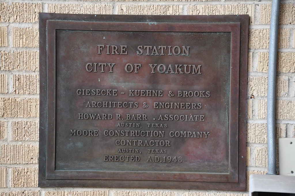 Yoakum Fire Station (Yoakum, Texas) 1948 fire station in Y… Flickr