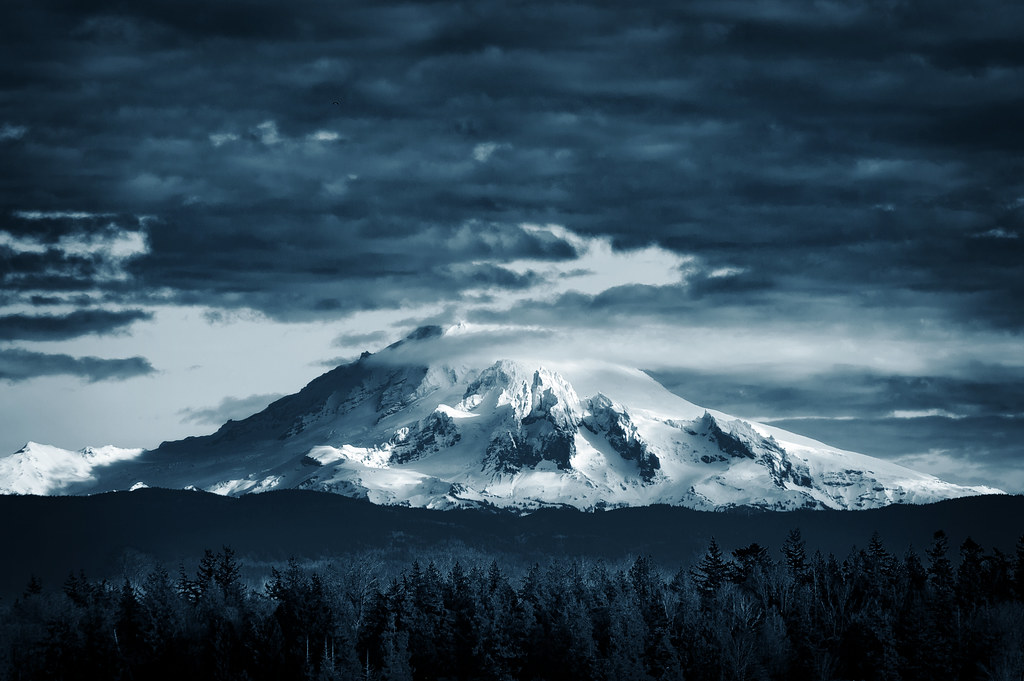 Mt. Baker, Washington Mt. Baker surrounded by storm clouds… Flickr