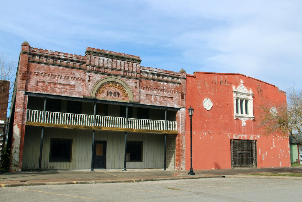 Downtown Refugio (Refugio, Texas) Old buildings in downtow… Flickr