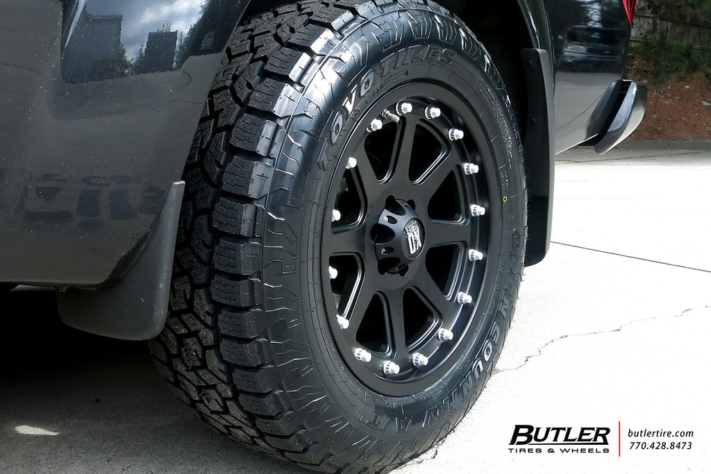 Nissan Frontier with 18in Addict Wheels and Toyo Open Country ATIII