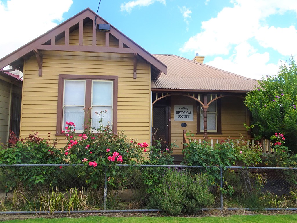 Skipton Victoria. The wooden cottage that houses the Histo… Flickr