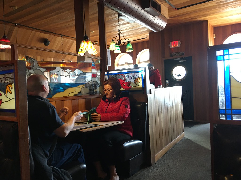 Inside the Sea Hag restaurant Gracie’s Sea Hag at Depoe Ba… Flickr