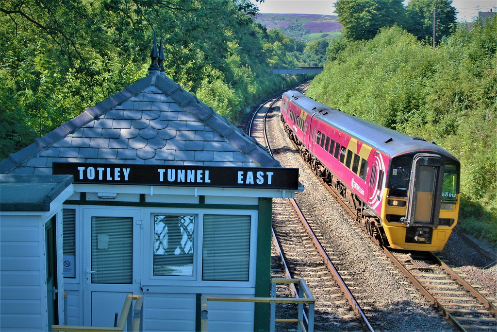 158812, Totley Tunnel East. Chris Saxby Flickr