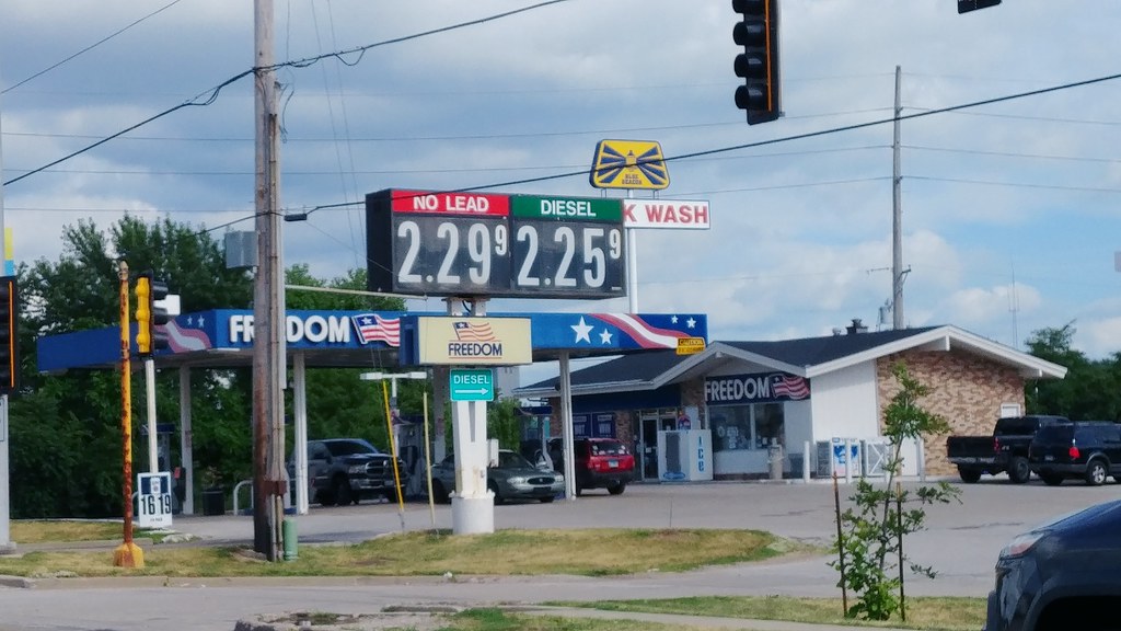 Freedom Freedom brand gas station Bloomington Illinois. Bu… Flickr