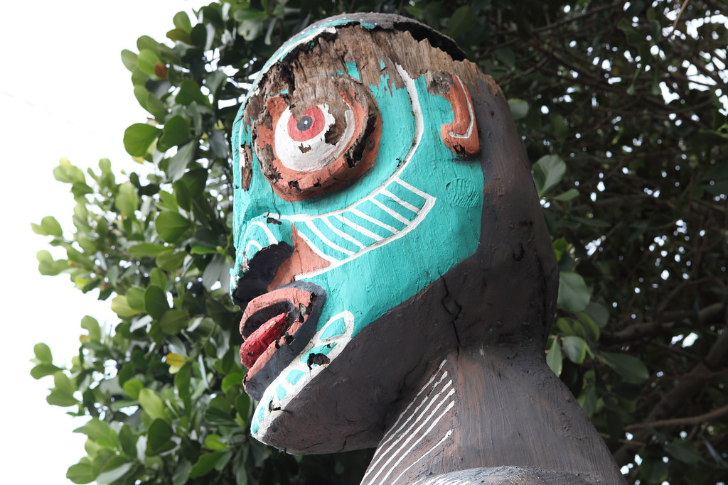 Giant Tiki A giant tiki statue outside the MaiKai Polynes… Flickr