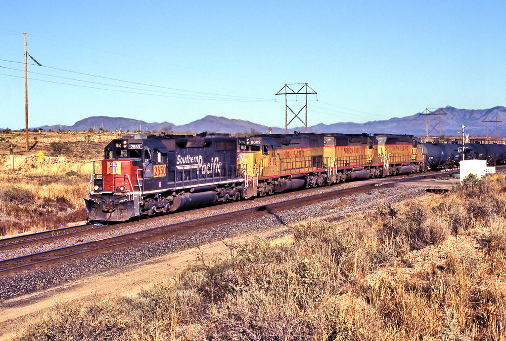 UP 2650 Mescal The summit between Tucson, AZ and Benson, A… Flickr