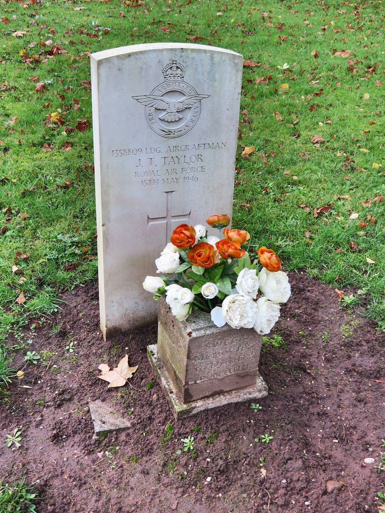 Stourbridge Cemetery John Thomas Taylor RAF LEADING AIRCRA… Flickr