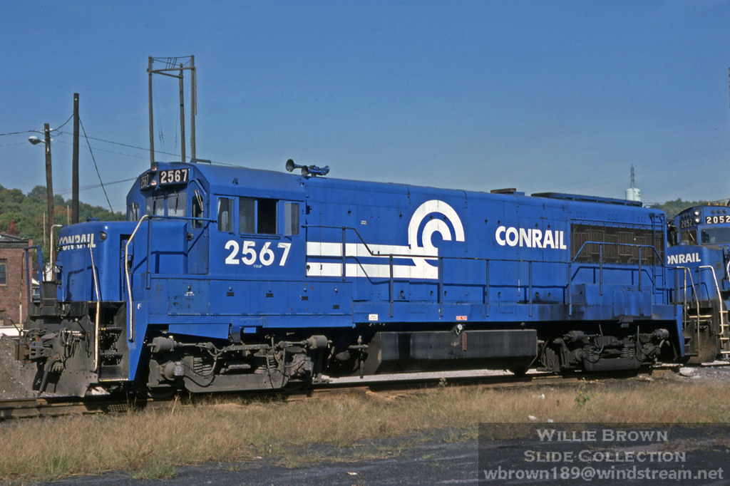 U25B 2567 (former NYC unit) at Mingo Jct., Ohio on 10/11/7… Flickr