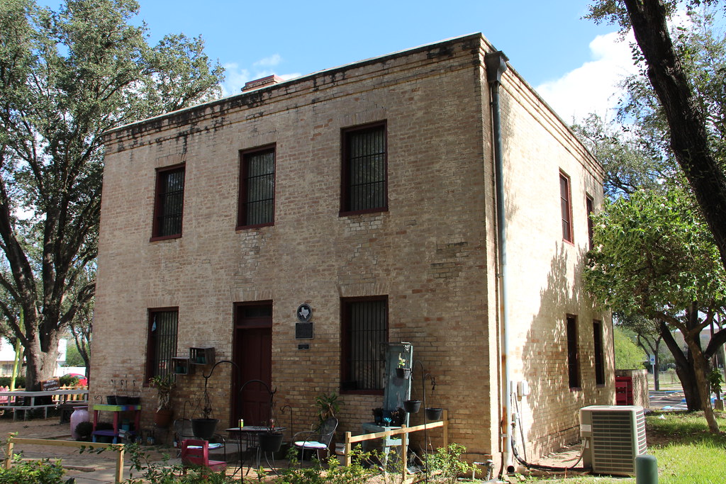 Old Hidalgo County Jail (Hidalgo, Texas) Historic old 1886… Flickr