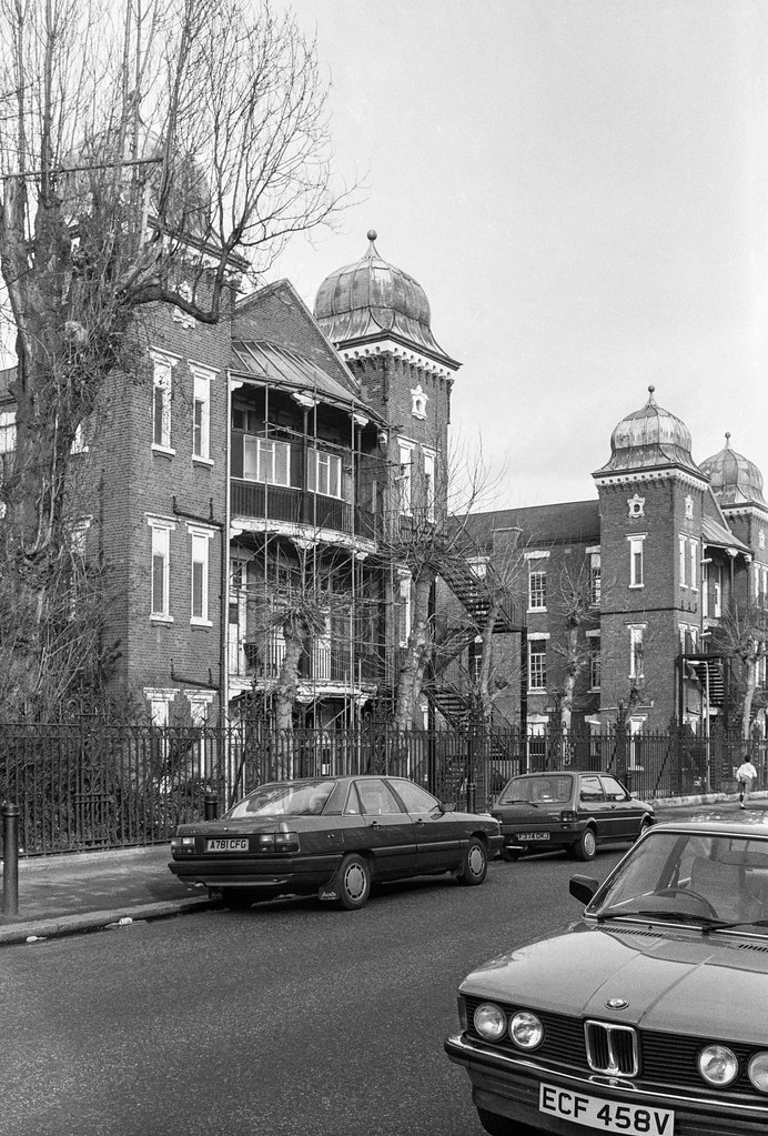 Dulwich Hospital, East Dulwich Grove, Dulwich, Southwark, … Flickr