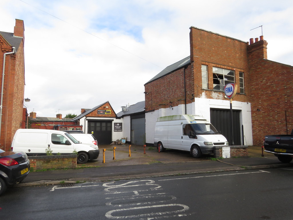 Former Fina Newton Road Garage, Newton Road, Rushden, No… Flickr