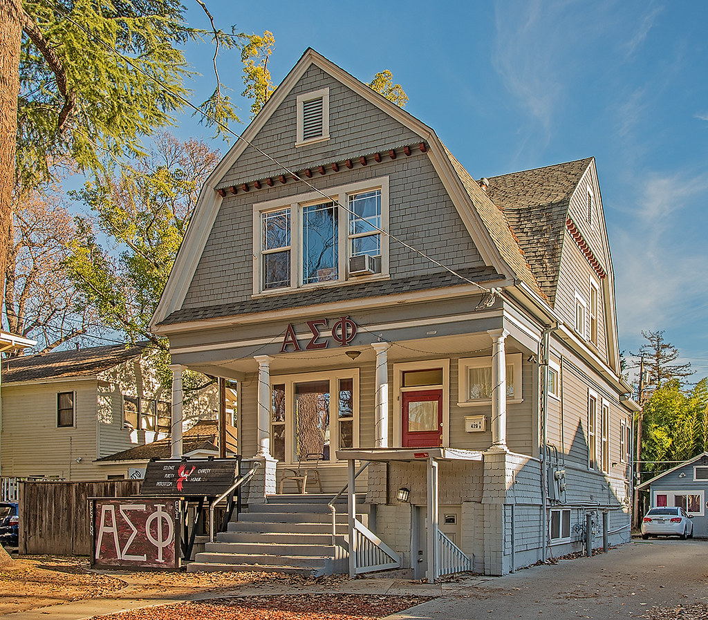 Lizzie Crew Canfield House (1903) 429 West 4th Street … Flickr