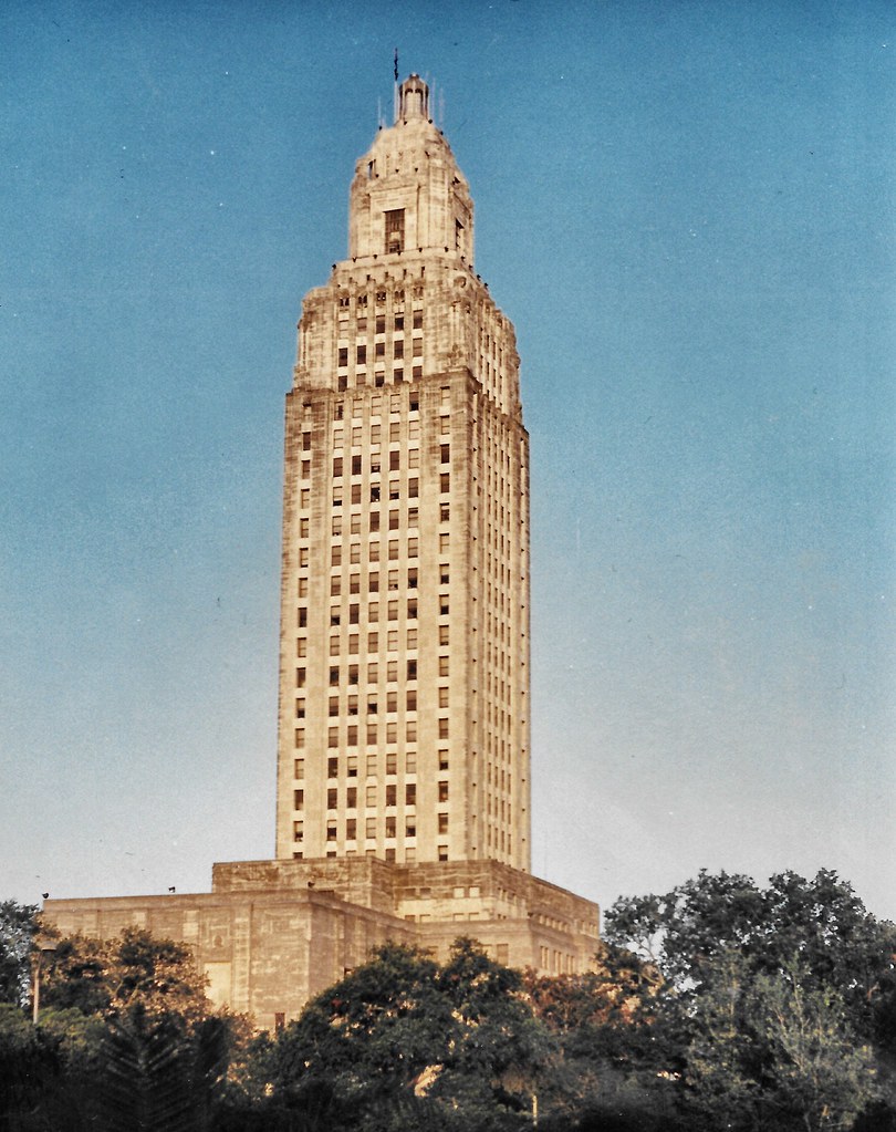 Louisiana State Capitol Baton Rouge Louisiana Distan… Flickr