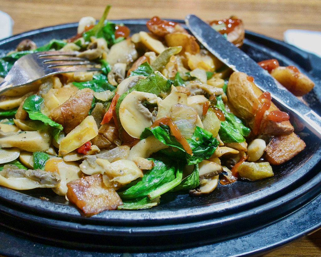 Veggie Skillet with redskinned potatoes at Denny's, Micro… Flickr