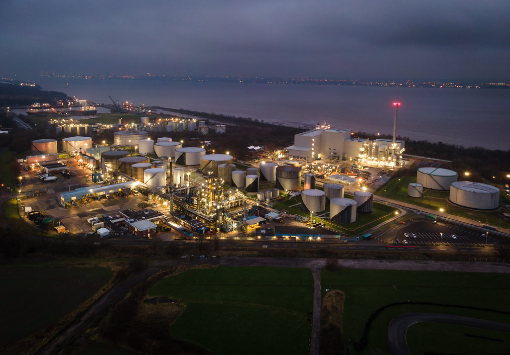 Eastham Oil Refinery & Hooton Bio Power Tried taking a cou… Flickr