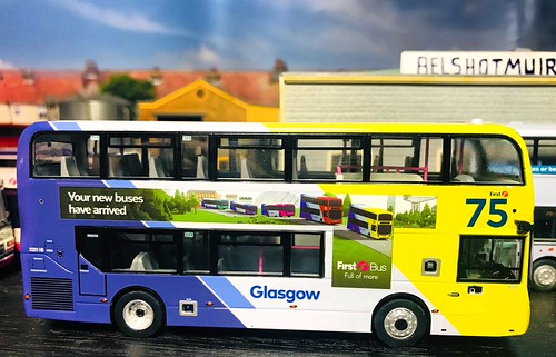 176 scale Glasgow Double Decker Buses from 19902021, a b… Flickr