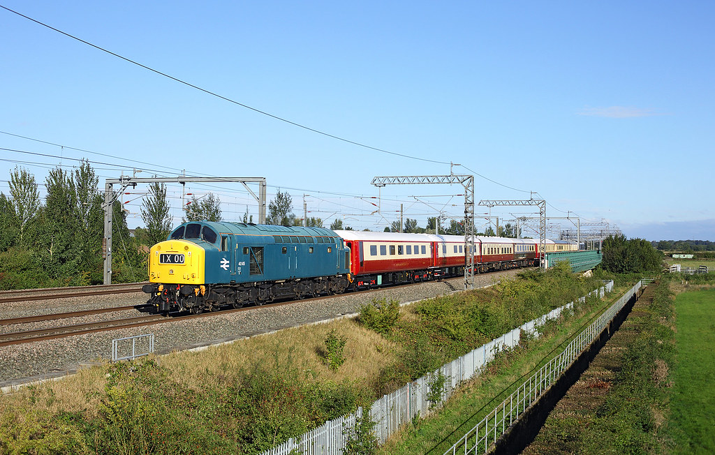 40145 Comberford, Tamworth 25/9/20 40145 + 90001 passing C… Flickr
