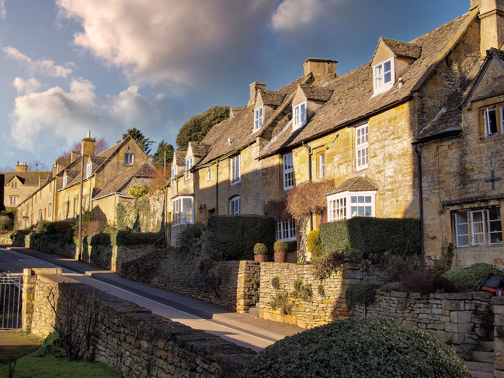 BourtonontheHill, Gloucestershire, England Bourtonont… Flickr