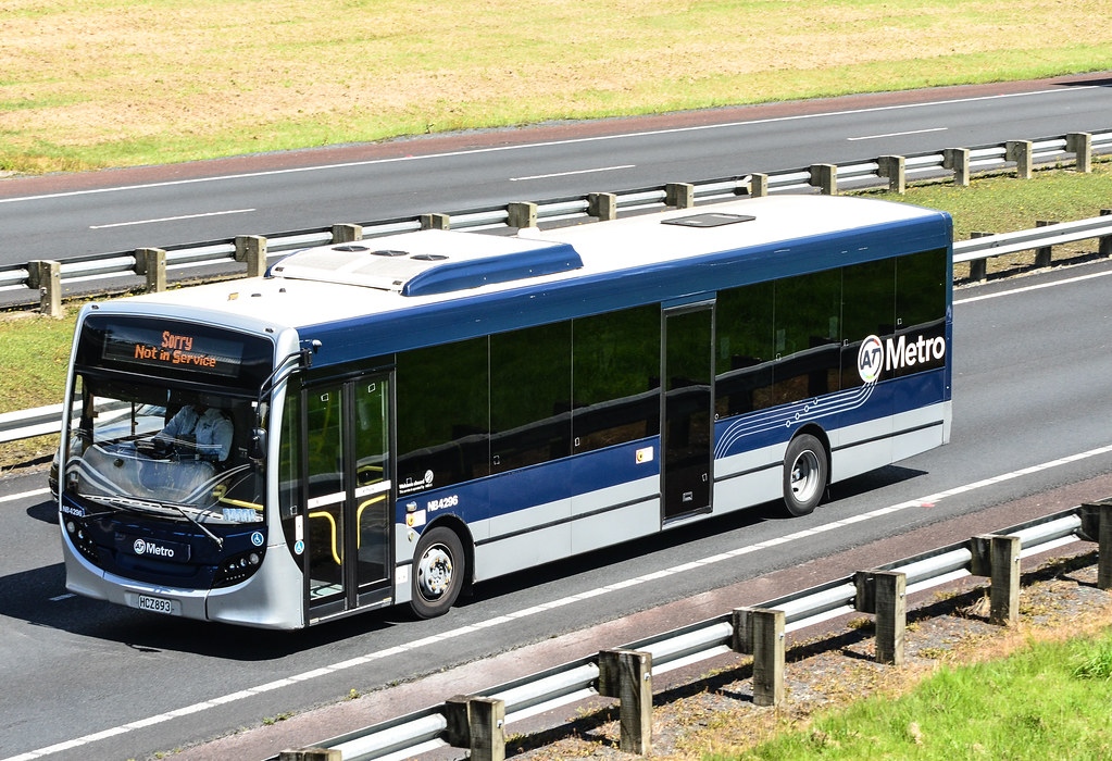ADL 200. NZ Bus AT Northern Motorway, Dairy Flat, Auckla… Flickr