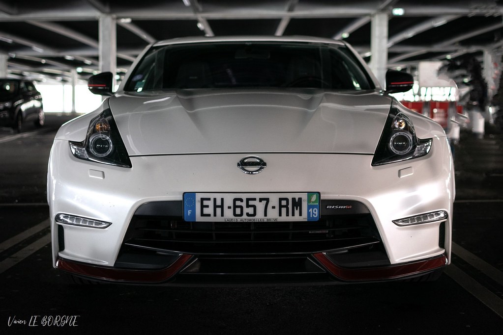 Japan Gang Car Nissan GTR R35 / Nissan 370Z Nismo Vivien Le