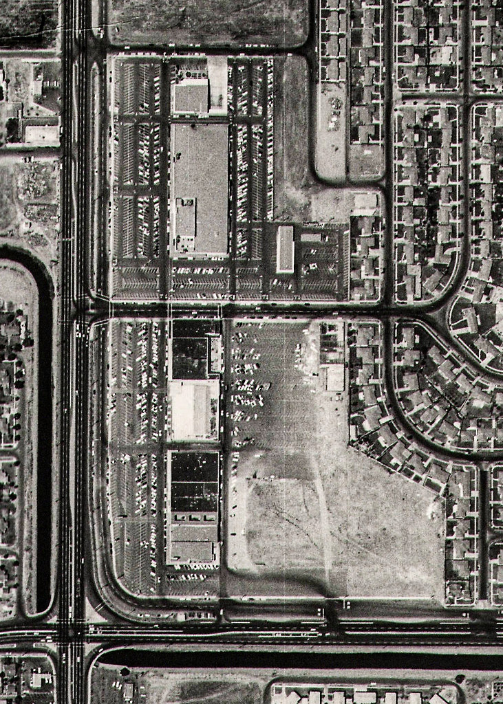 1957 Manchester Center Fresno, CA Aerial image of Manches… Flickr