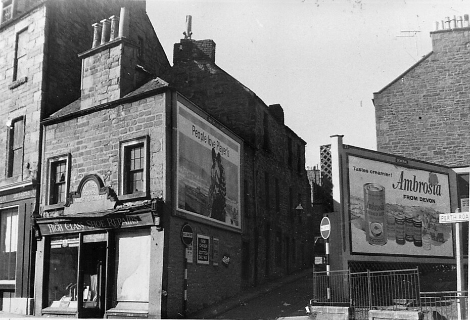 111 Perth Road And 24 Ryehill Lane behind Date October 1… Flickr