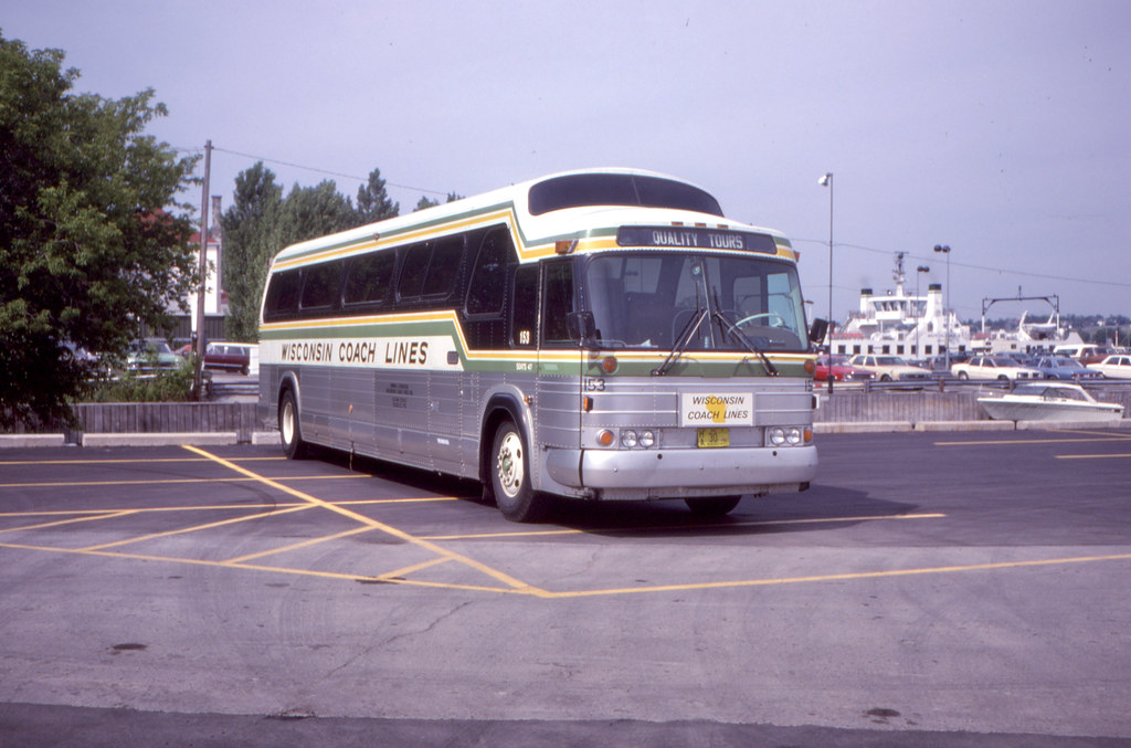 08186T Wisconsin Coach Lines, Waukesha (WI) 153 Kingst… Flickr
