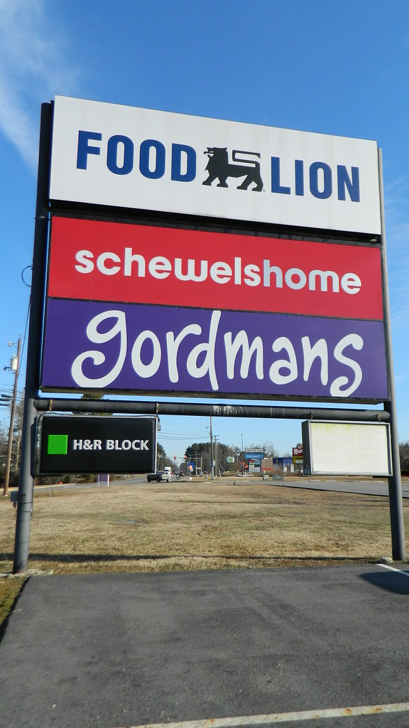 Blackstone Shopping Center sign Blackstone Shopping Center… Flickr