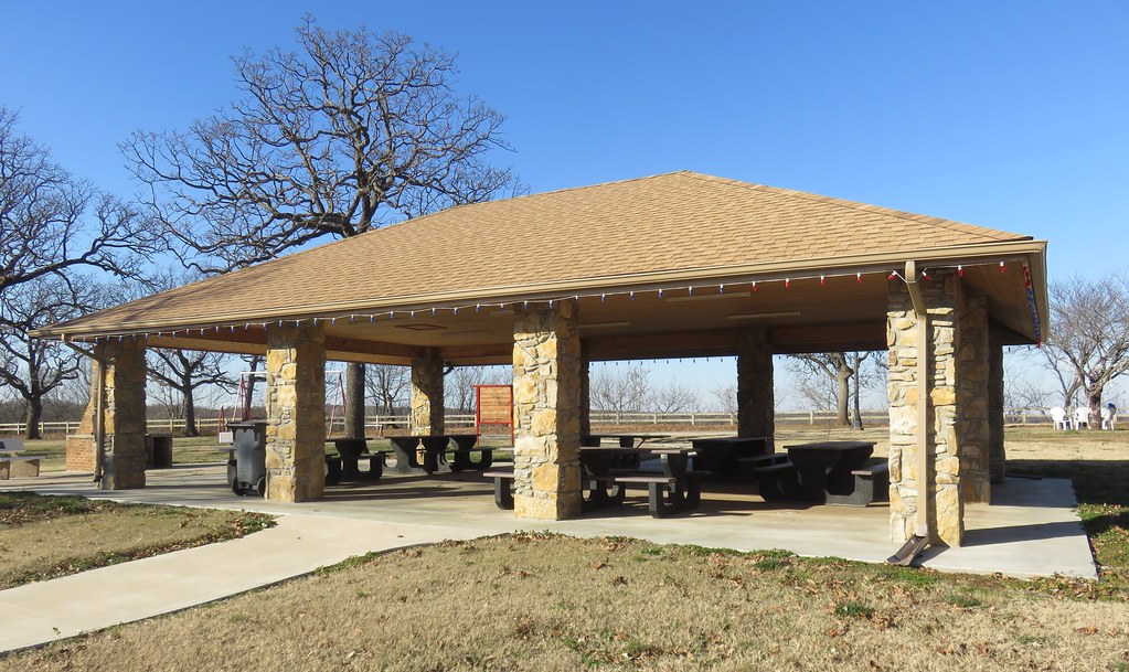 Riverside Park North Shelter Building (Oswego, Kansas) Flickr