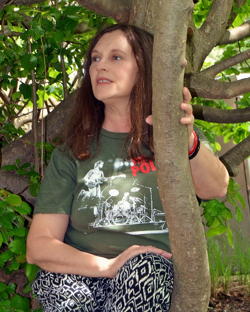 4/26/17, Lydia in Schiller Park Photo by Chet Kresiak Flickr