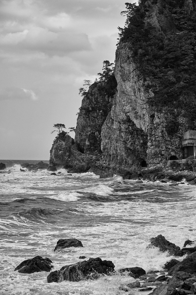 _SSN6857noir 鷹の巣岩 Hawknest Rock Mikunian883 Flickr