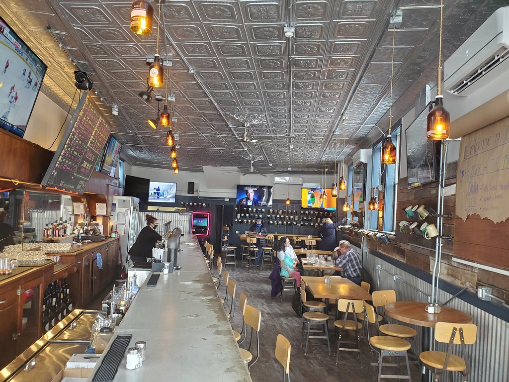 Inside the Lodi Tap House, Utica IL cohodas208c Flickr