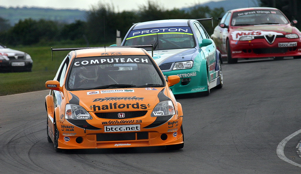 Matt Neal Honda Civic Type R leads Shaun WatsonSmith … Flickr