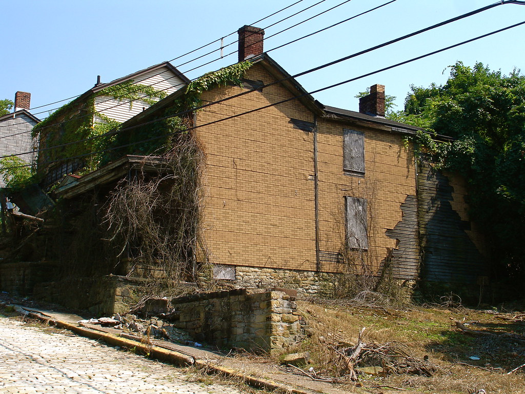 McKeesport Abandonment On Olive Street, the street is stil… Flickr