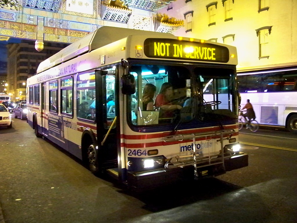 Metrobus 2464 at Gallery PlaceChinatown station Bus 2464,… Flickr