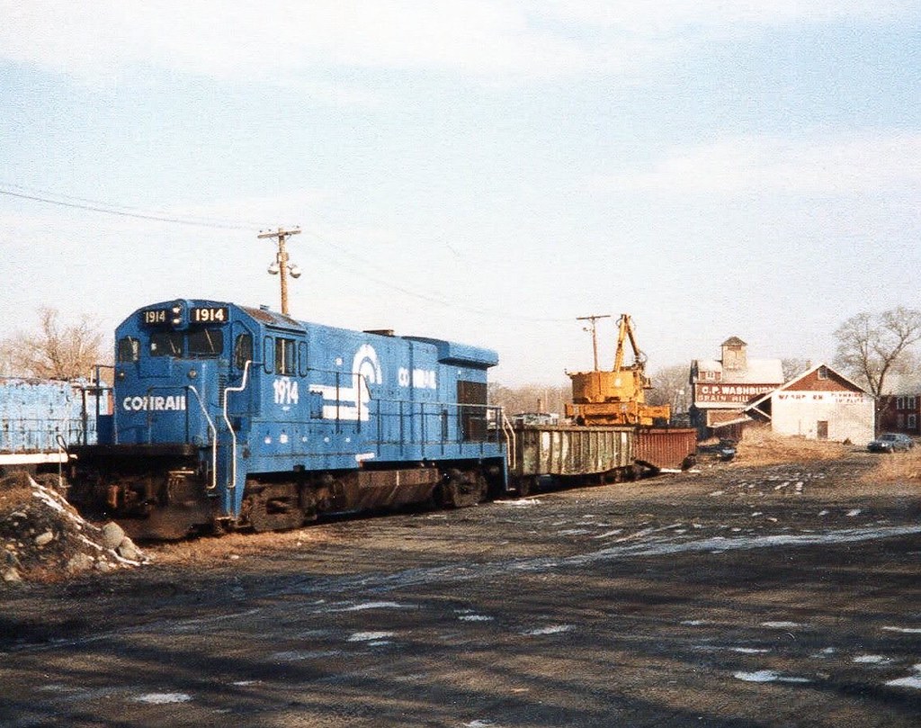 Conrail Middleboro,MA Yard Conrail B237 1914 with 2 gond… Flickr
