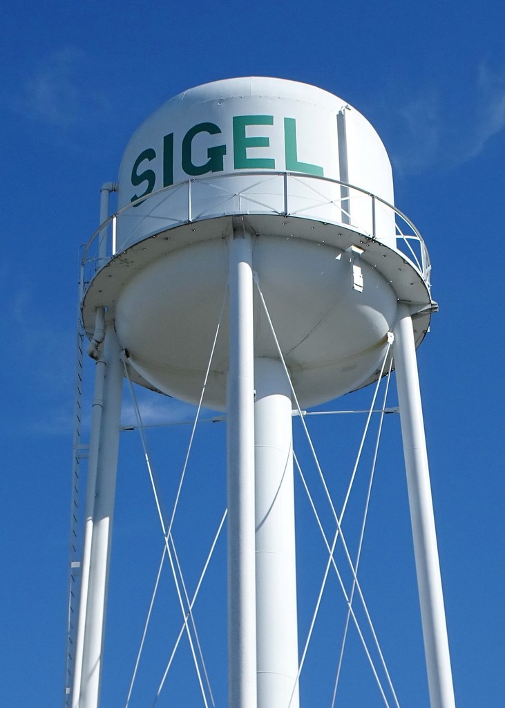 IL, SigelMunicipal Water Tower Alan C of Marion,IN Flickr