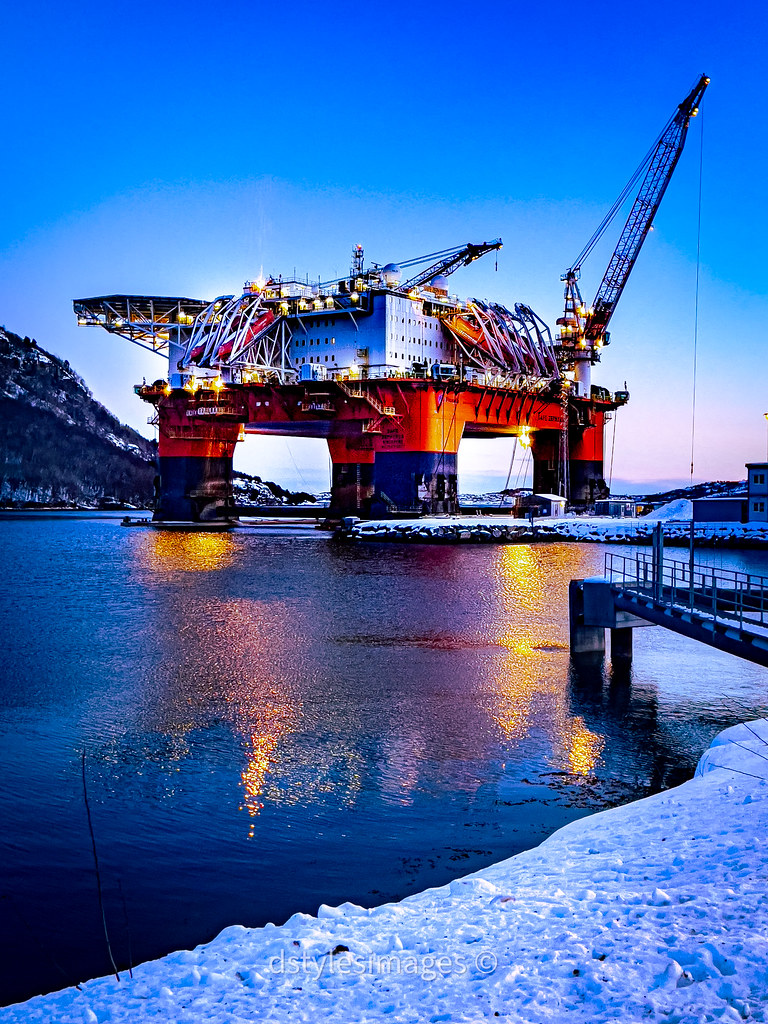 Prosafe semisubmersible flotel the Safe Zephyrus mobilisin… Flickr