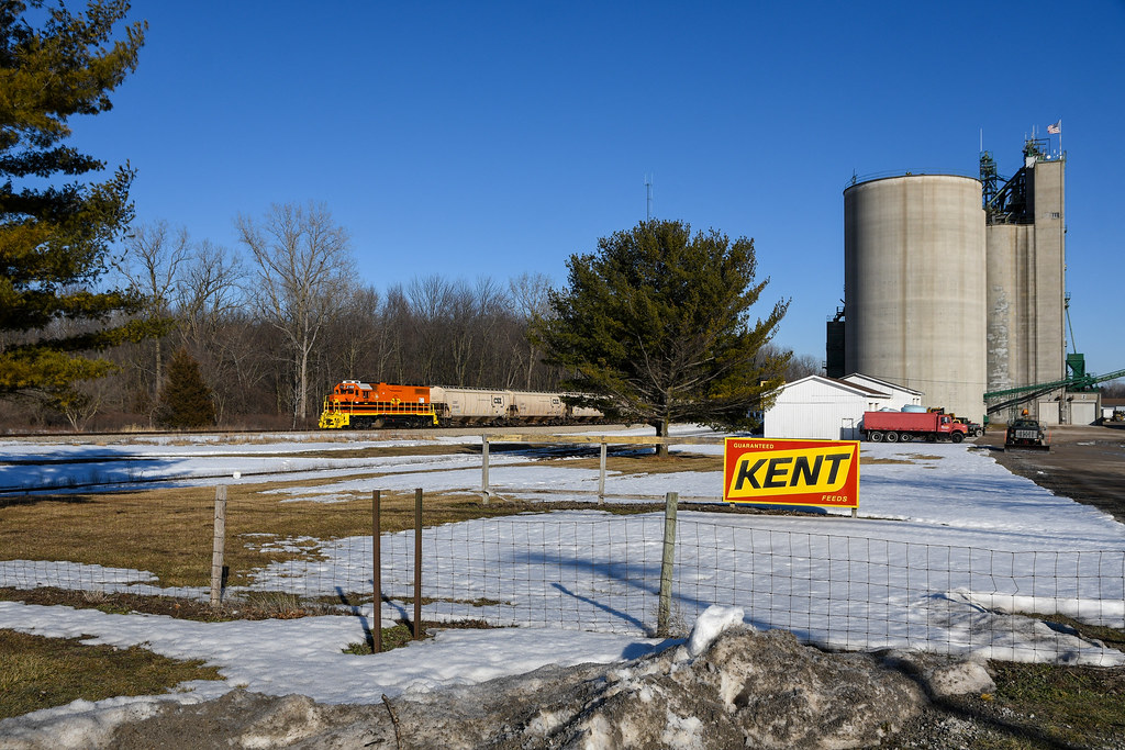 MMRR 2169 Hemlock, Michigan A fresh delivered EMD GP382… Flickr